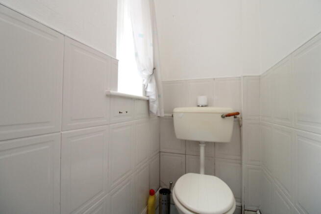 3 bed Semi-Detached to rent Image 6