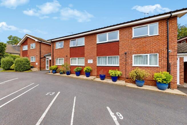 2-bed flat on The Knoll, Waxwell Lane, £500,000
