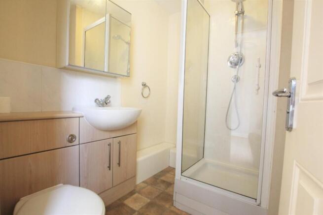 2 bed Apartment to rent Image 7