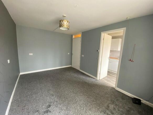 1 bed Retirement Property to rent Image 5