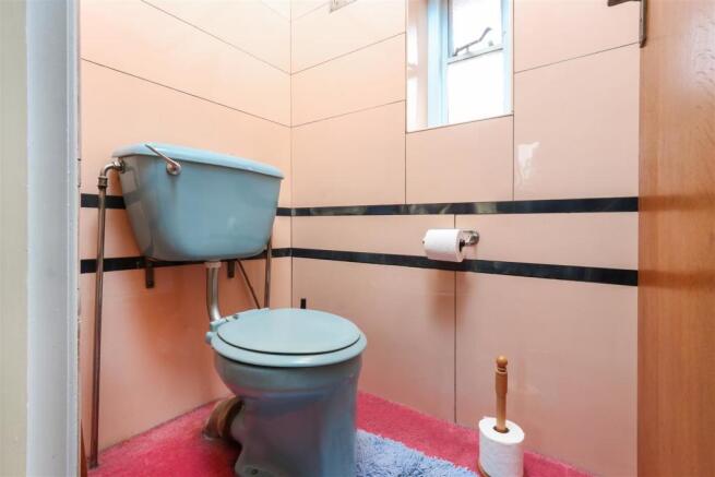 Toilet.jpg