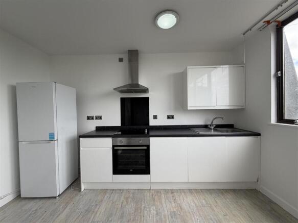 Kitchen Pic 2.jpeg