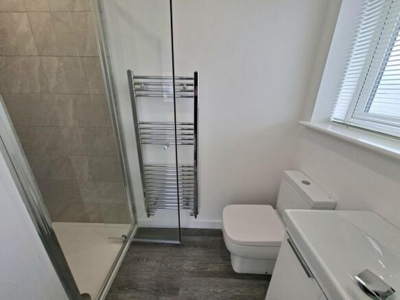 MASTER BEDROOM AND ENSUITE SHOWER ROOM
