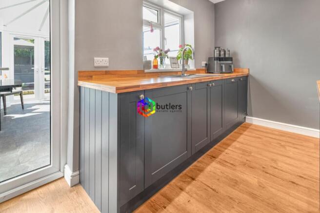 3 bed Semi-Detached for sale Image 11