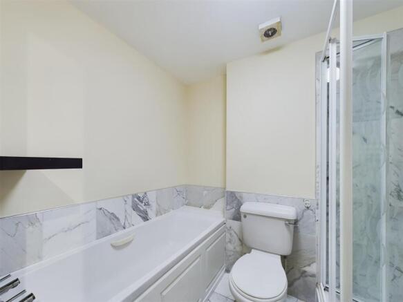 2 bed Apartment for sale Image 12