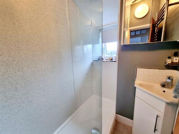 Shower room.jpg