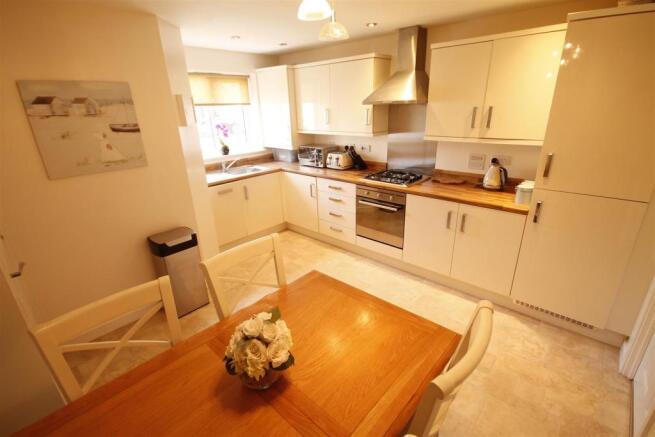 Open Plan Kitchen & Dining Room