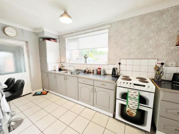 Kitchen pic 3.jpg