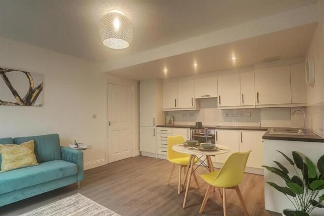 Lounge/Kitchen