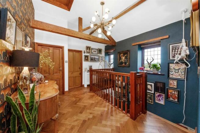 GALLERIED LANDING
