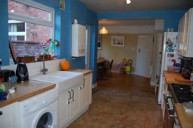 KITCHEN/BREAKFAST ROOM