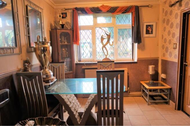 Lounge/Dining Room