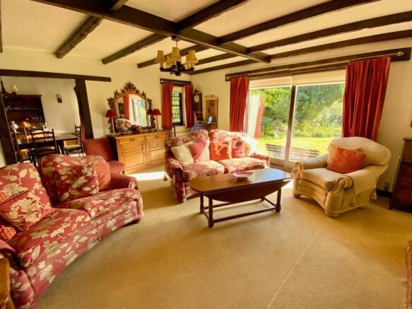 LOUNGE AREA.jpg