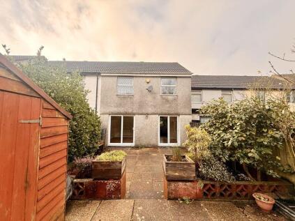 Boulter Close, Plymouth mid terraced modern property CHAIN FREE