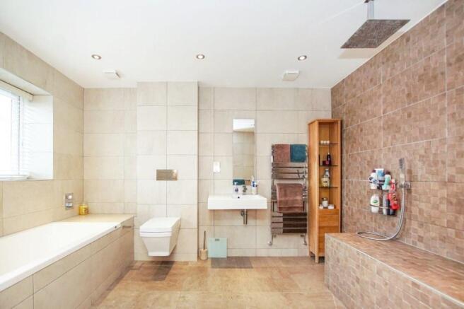 Master En-Suite