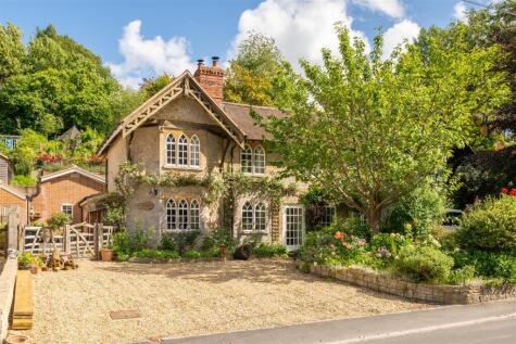 High Street, Erlestoke, SN10