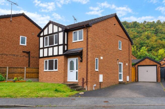 3-bed detached on Lon Y Mes, Abergele, Conwy, LL22, £280,000