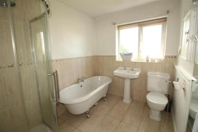 Bathroom.JPG