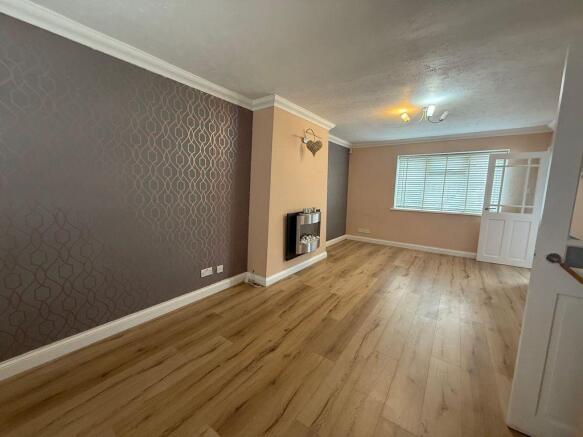 3 bed Terraced to rent Image 7