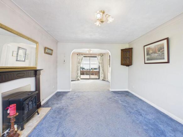 Living Room / Dining