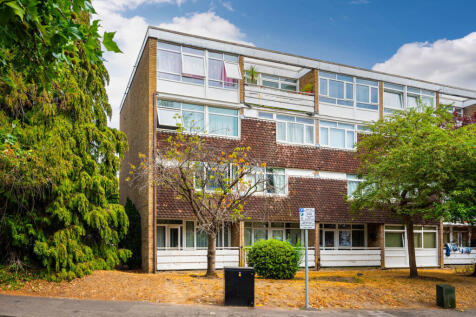 Hillview Court, Woking, GU22