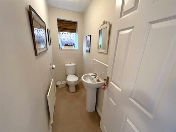 Guest WC.JPG