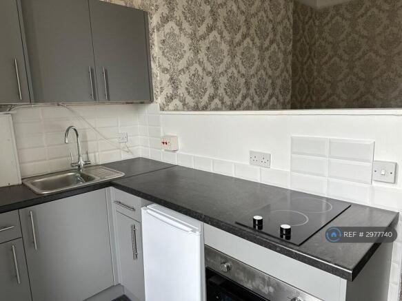 1 bed Flat to rent Image 2