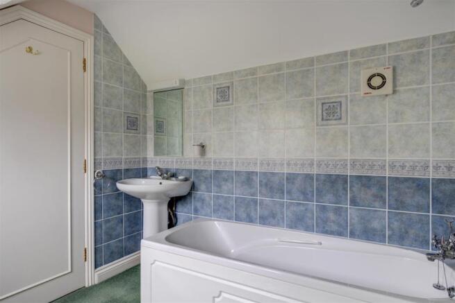 Bathroom.jpg