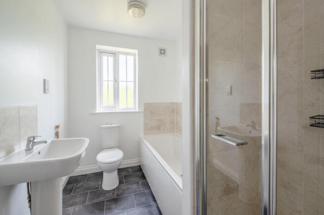 3 bed Semi-Detached to rent Image 8