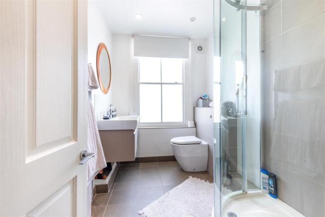 Heathfield Gardens, W4 - FOR SALE