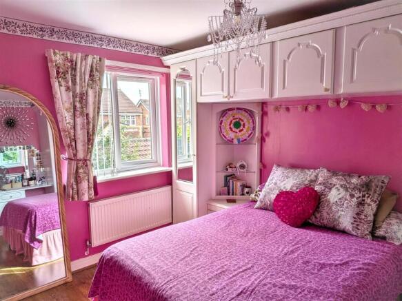 4 bed Detached for sale Image 8