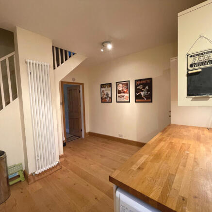 2 bed House to rent Image 4