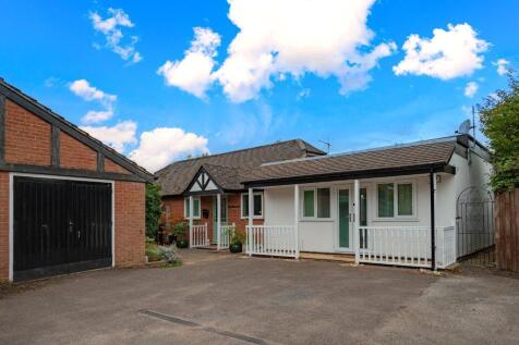 Poplar Avenue, Bedford, MK41 8BW