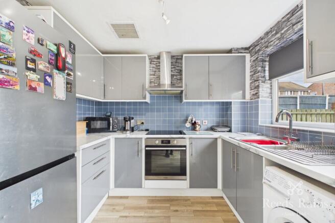 2 bed Semi-Detached for sale Image 6