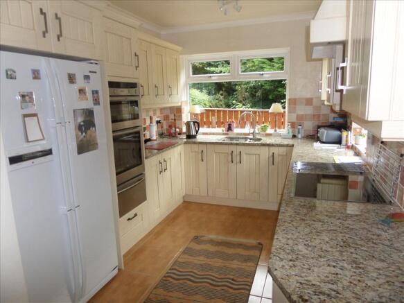 KITCHEN/BREAKAST ROOM
