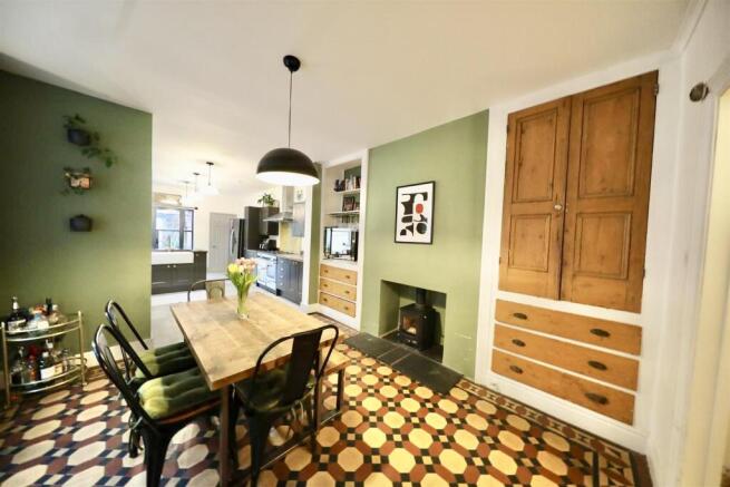 5 bed Terraced for sale Image 8