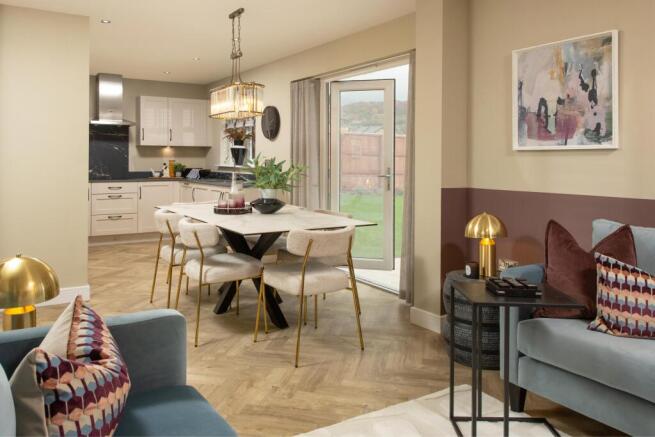 4 bed Detached for sale Image 3