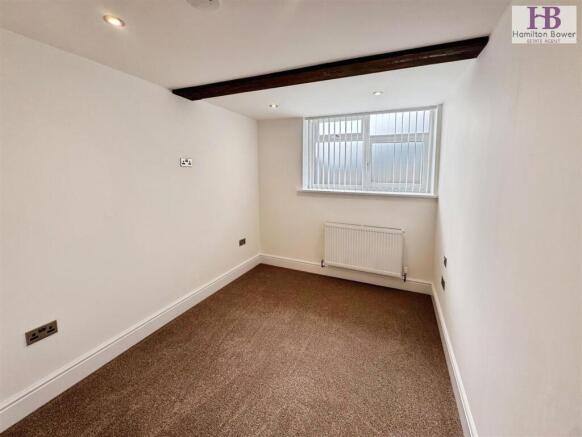 2 bed Apartment to rent Image 6