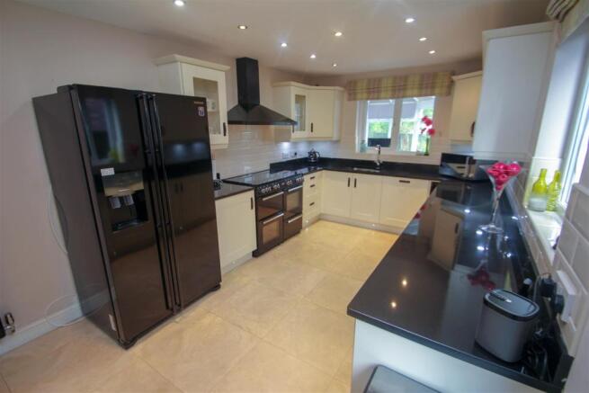 Open Plan Kitchen Diner Family Room