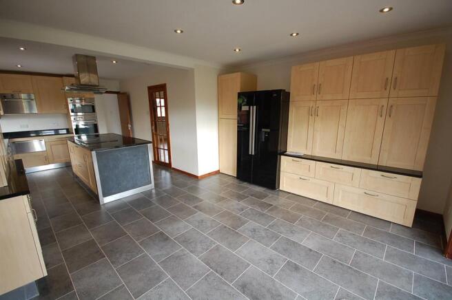 Dining Kitchen Pic 4