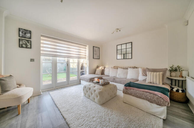 1395182-2-695bc66...