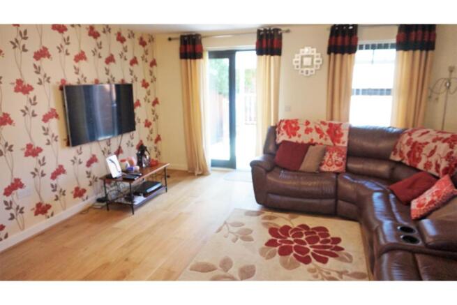 Lounge/Dining Room