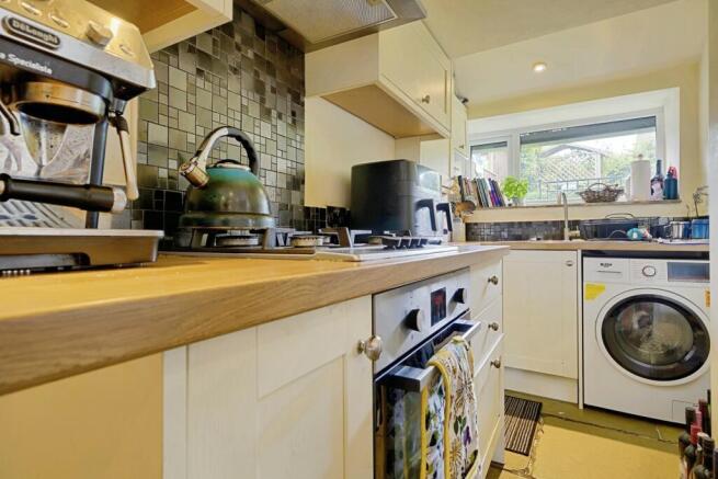 2 bed Terraced for sale Image 9