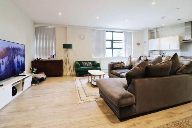 Hurricane Court, Heron Drive, Langley photo 5