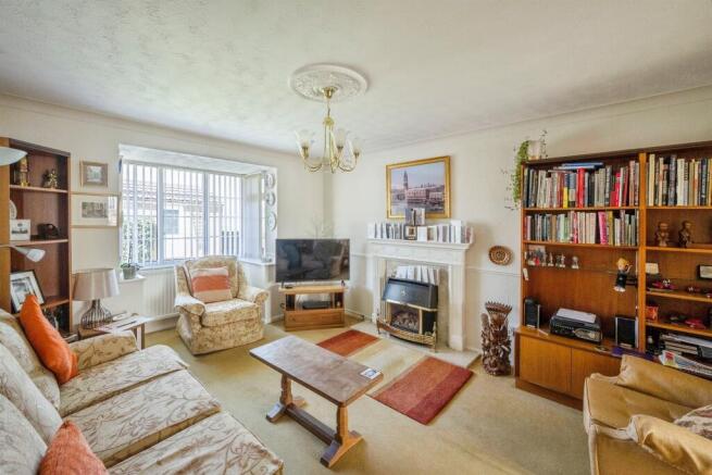 4 bed Detached for sale Image 8