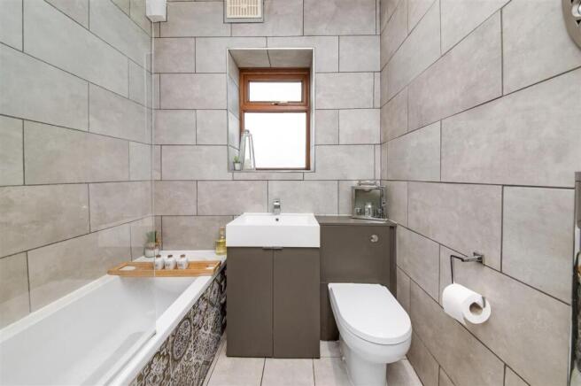 2 bed Semi-Detached for sale Image 12