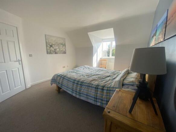 bedroom 4.jpg