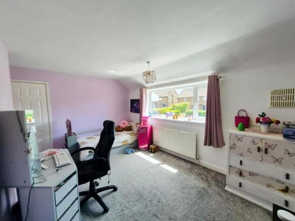 3 bed Semi-Detached for sale Image 11