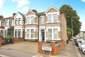 27a, Redcliffe Gardens, Cranbrook, Ilford IG1 3HQ