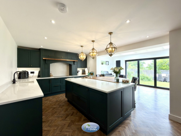 4 bed Detached for sale Image 12